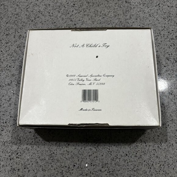 Vintage Plastic Red Apple 2-1/2" Ornaments Set of 12 In Box Christmas - Picture 5 of 6